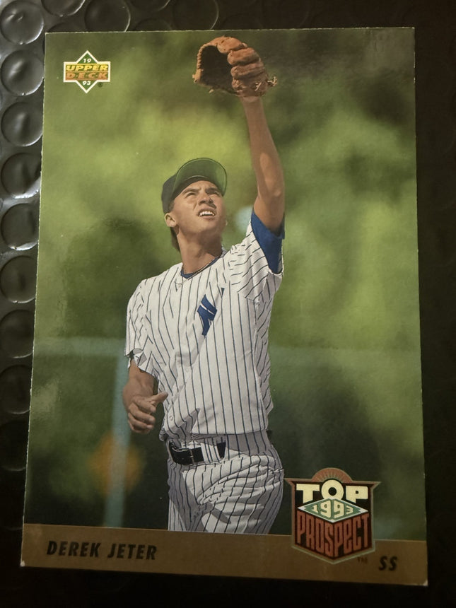 1993 Top Prospect Derek Jeter New York Yankee Upper Deck #449 Bad bottom Corners