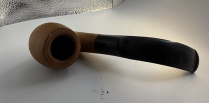 Smoking tabacco Pipe with Beautiful Brown Pipe and Black Handle