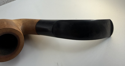 Smoking tabacco Pipe with Beautiful Brown Pipe and Black Handle