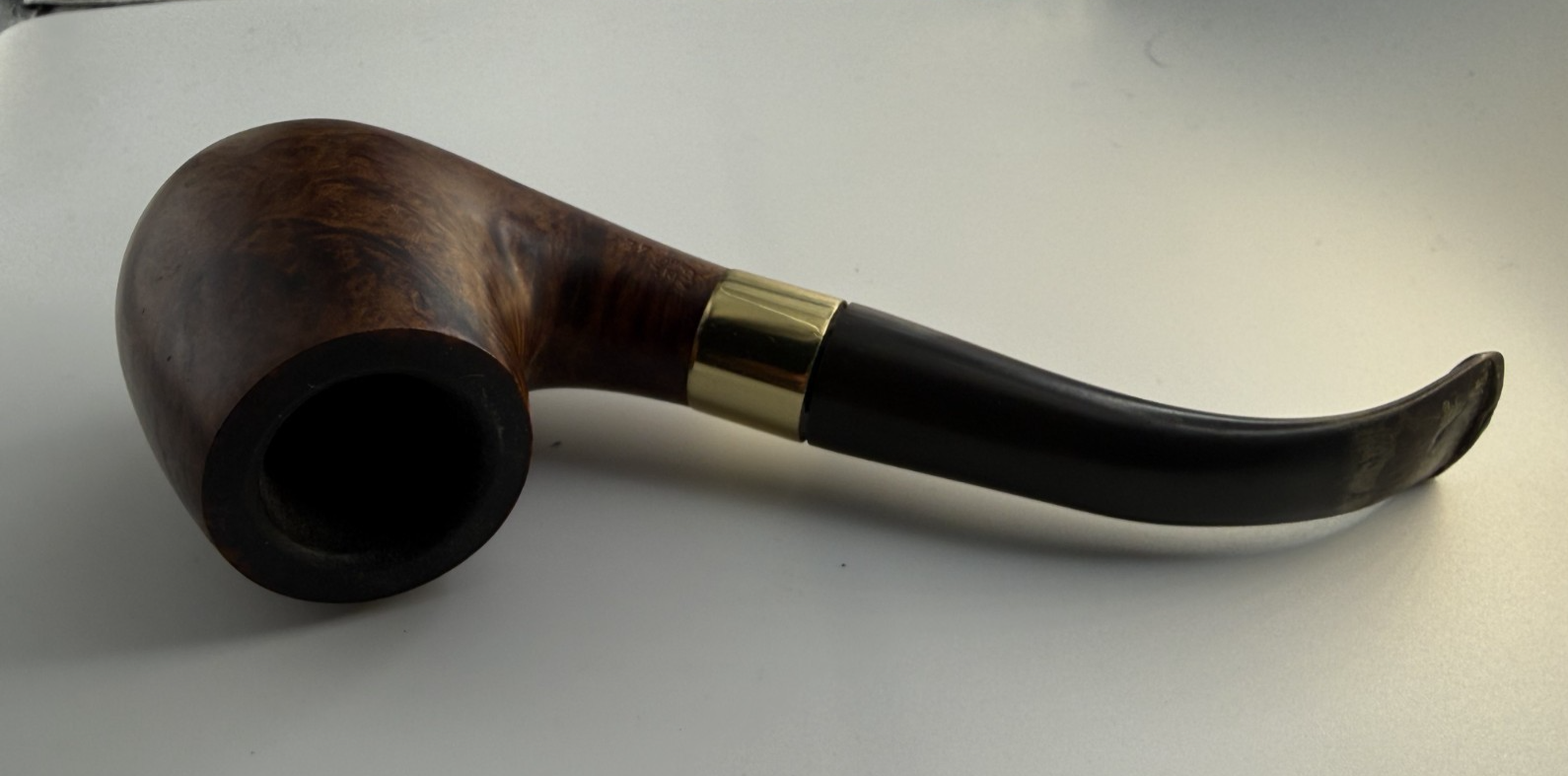 Smoking Tabacco Pipe Made from Comoys- Comoys Coronet Brown Pipe Black handle