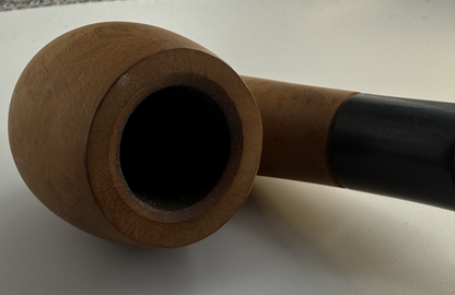 Smoking tabacco Pipe with Beautiful Brown Pipe and Black Handle